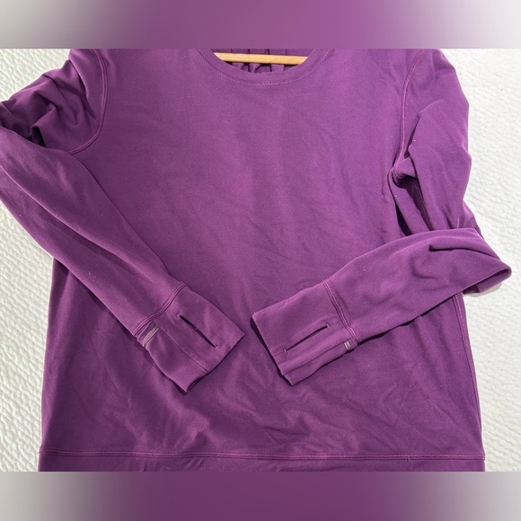 Lululemon: Women's Long Sleeve Top - Size 8 - Picture 6 of 9